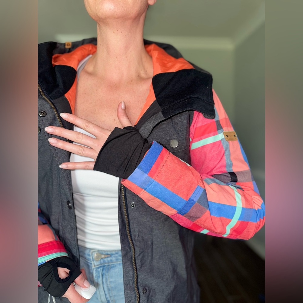 Roxy grey and Pink Ski/snowboard Jacket - Picture 8 of 10